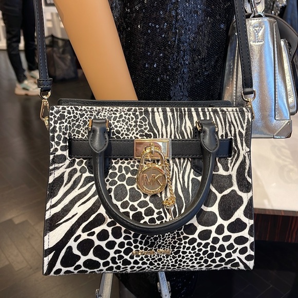 Michael Kors
Hamilton Small Satchel Leather
Color: Black Multi 
NWT - Picture 1 of 16